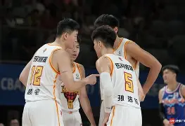 爱游戏全站-皖江雷霆队鏖战吴越金雕队，橄榄球常规赛惊险晋级，核心复出即建功。目标直指冠军的简单介绍